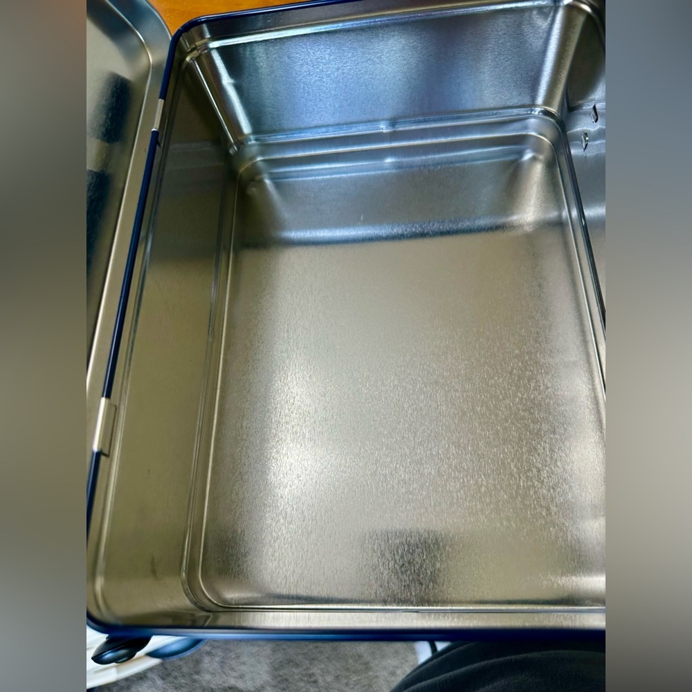 Star Wars Themed Metal Lunchbox - Picture 6 of 6